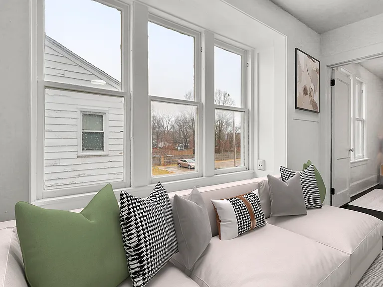 1013 W Shiawassee St #2 — Photo 2