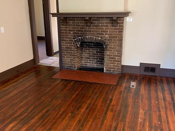 3rd image of 424 Winslow Ave