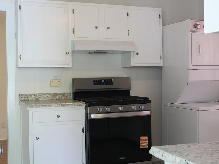513 S Albany St — Photo 5