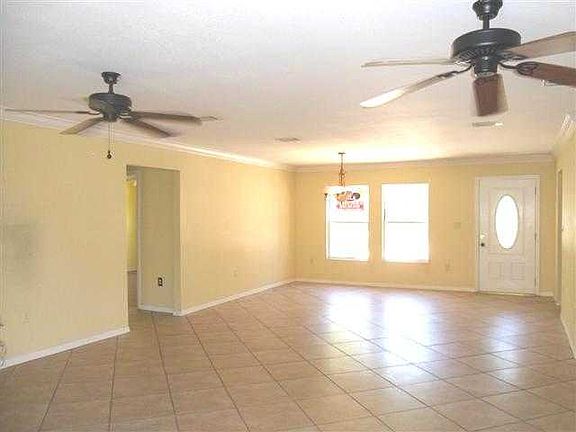 5th image of 3553 NE 70th Ave
