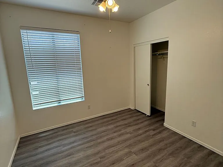 3102 W Belle Ave — Photo 11