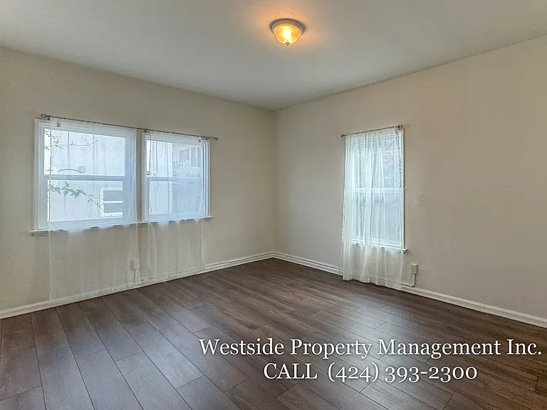 1260 W 39th St #6 — Photo 6