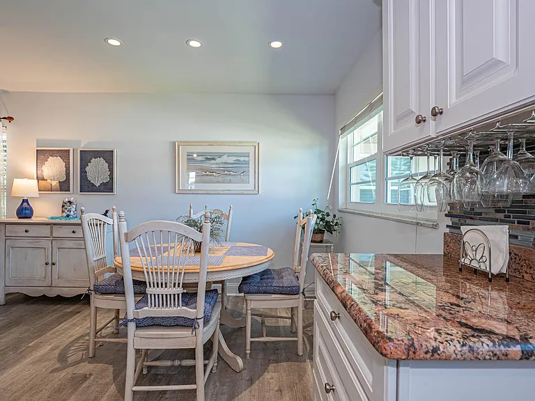 20 Pine Arbor Ln #202 — Photo 12
