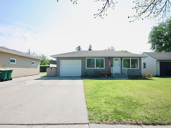 2nd image of 826 4th St N