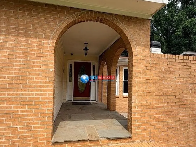 4520 Riverwood Cir — Photo 2