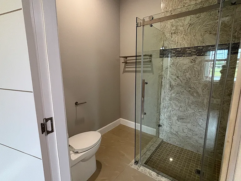 2021 Greenbriar Ter — Photo 7