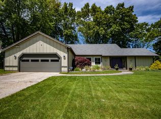 26817 Springcrest Dr, Elkhart, IN 46514