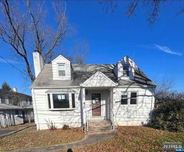 26 Lakeside Dr S, Piscataway, NJ, 08854
