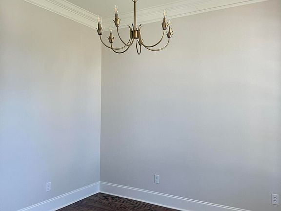 3rd image of 453 Woodlawn Street