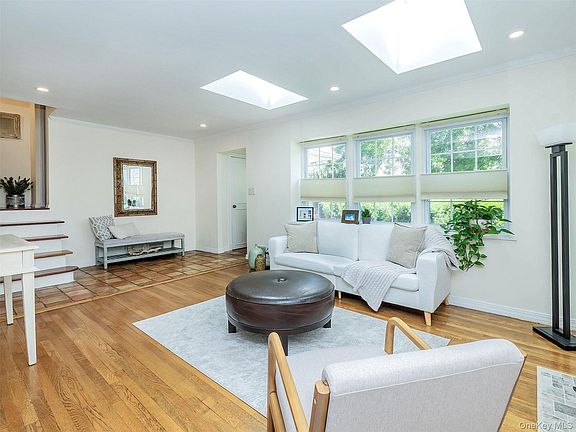 3rd image of 25 Andover Road