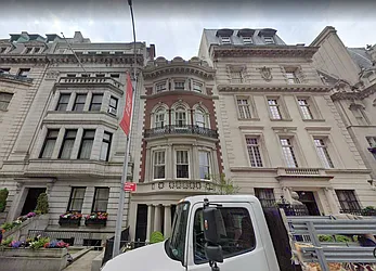 6 East 79th Street in Lenox Hill