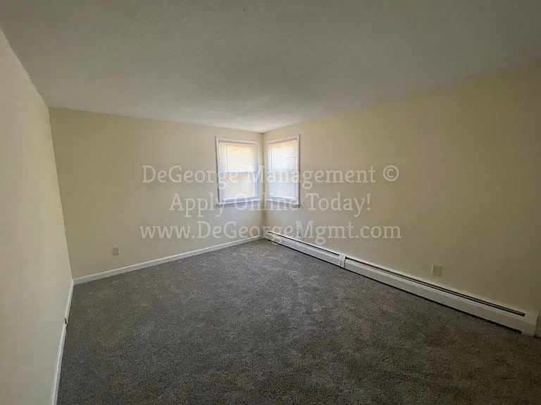 Walworth Garden Apartments — Photo 33