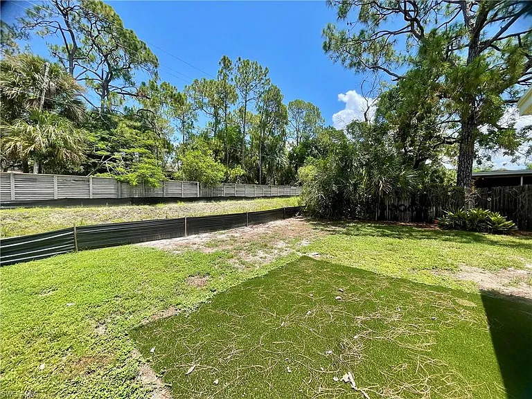 3183 Poinciana Dr — Photo 13