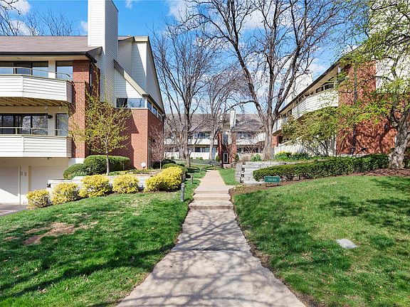 2nd image of 5579 Waterman Blvd #D