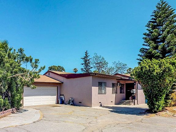 2nd image of 11924 Saticoy St