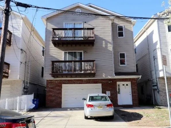 45-47 Vesey St, Newark, NJ 07105