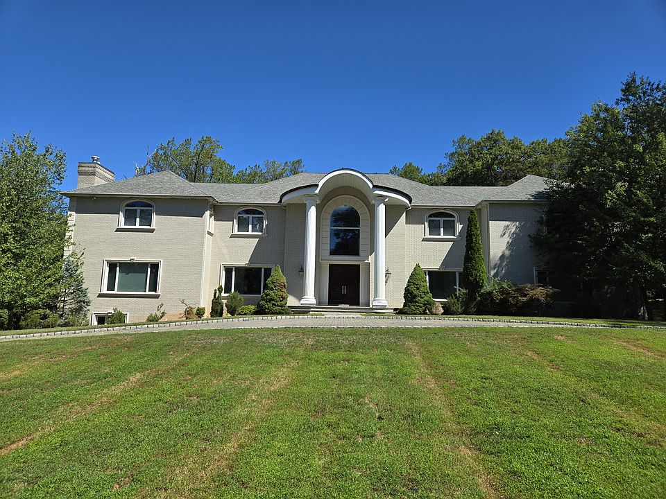 1st image of 95 Fox Hedge Rd