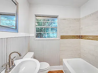 126 Lafayette Cir — Photo 16