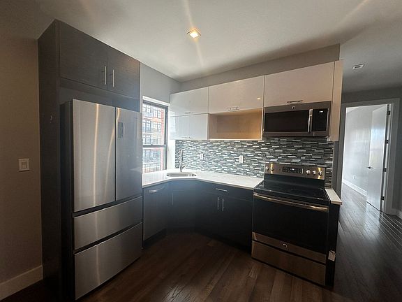2nd image of 1449 Fulton St #D3