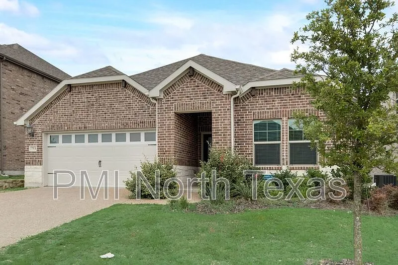 4 bed, 3.0 bath, 2270 sqft, $2,475 — Photo 2