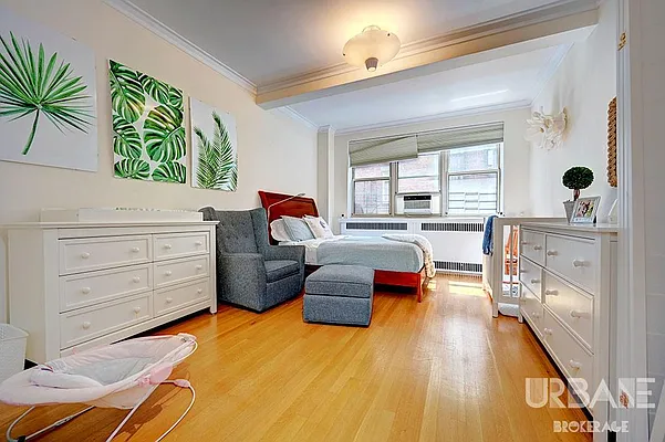 Rented by Urbane Brokerage | media 8