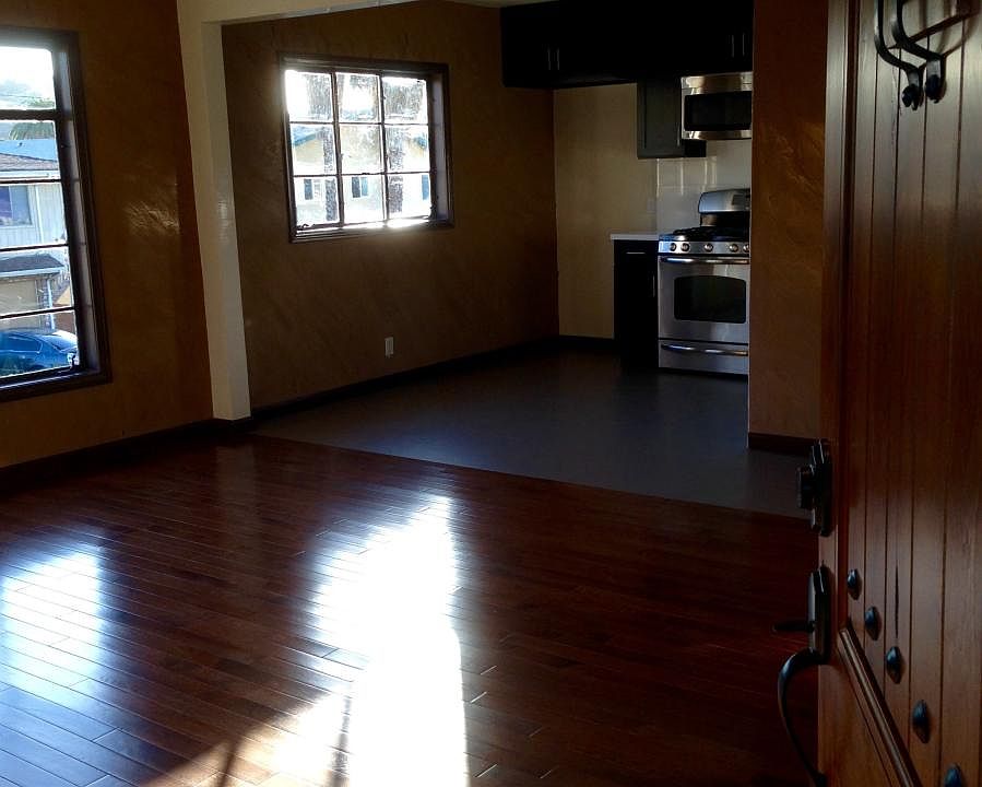 1st image of 1437 E Maple St APT C