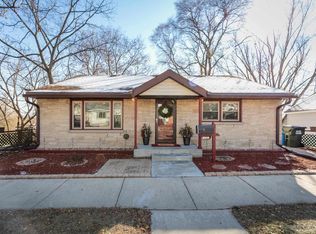 426 E Cook St, Portage, WI 53901