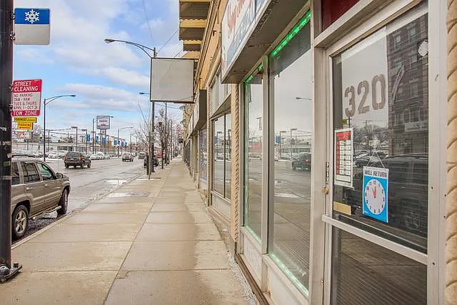 3207 N Cicero Ave #303 — Photo 9