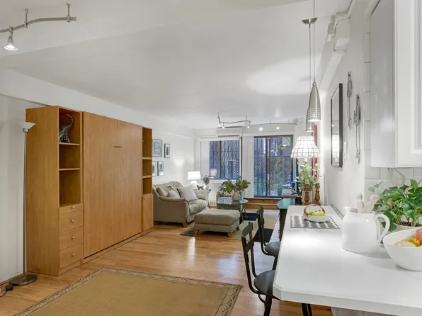 310 West 56th Street image 4 of 18