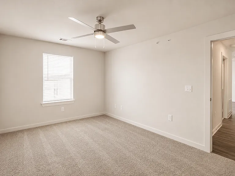 Hill View Heights — Photo 15