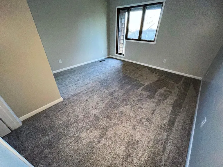 115 Beechnut St #G10 — Photo 16