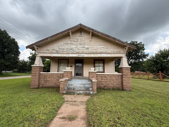 649 E Blackwell Ave, Blackwell, OK 74631