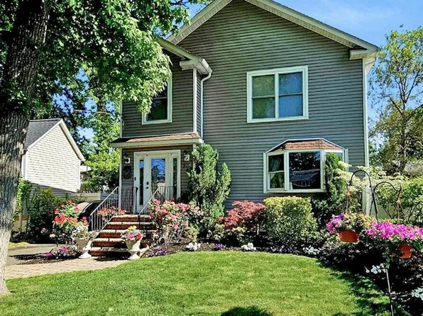 74 Shadyside Ave, Dumont, NJ 07628