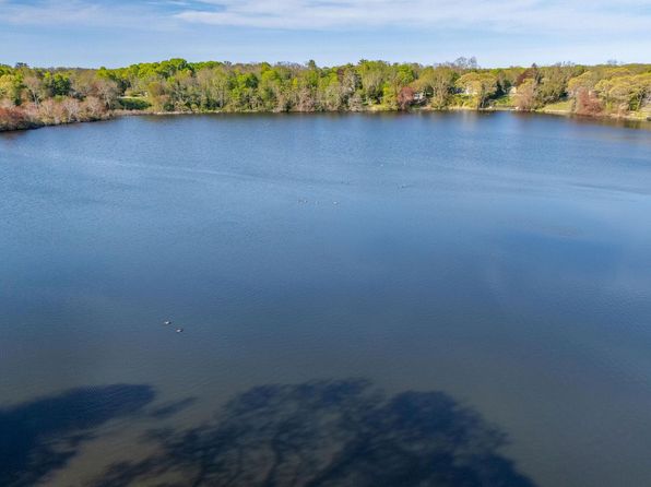 2455 New Suffolk Avenue, Mattituck, NY 11952