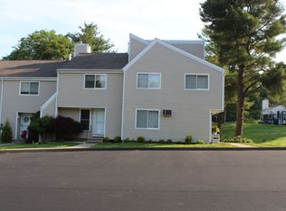 9 Watch Hill Cir, Cromwell, CT 06416