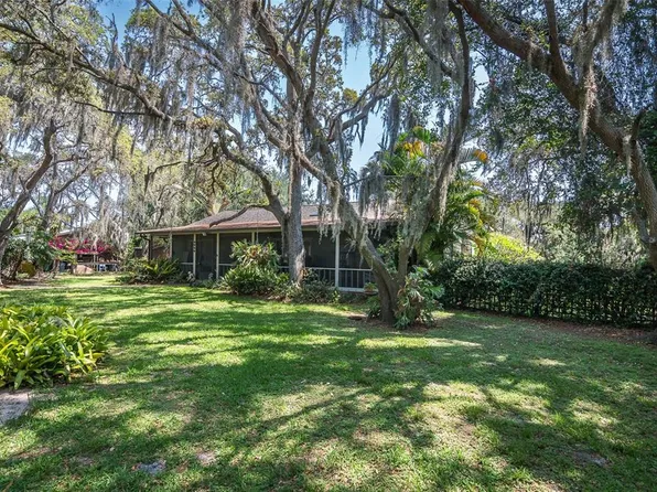 9959 Nicole Dr, Micco, FL 32976