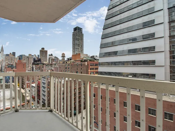 50 Lexington Avenue image 2 of 17