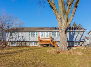6176 Upper 51st St N, Oakdale, MN 55128