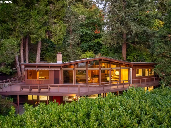 2595 Highland Dr, Eugene, OR 97403