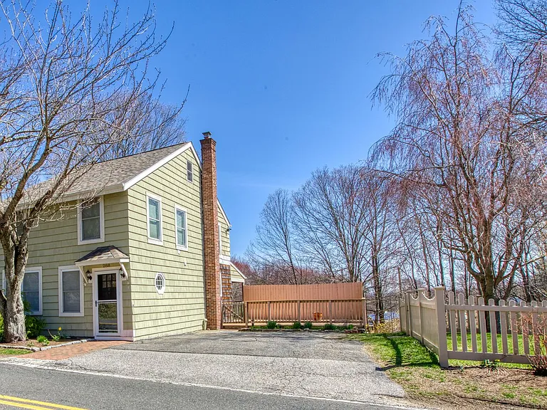 288 Wheeler Rd — Photo 2