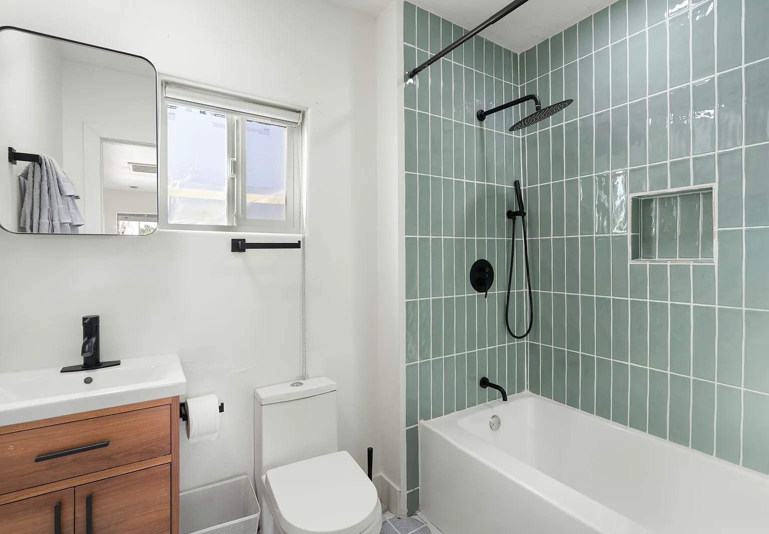 2145 E Sheridan St, Unit B — Photo 4