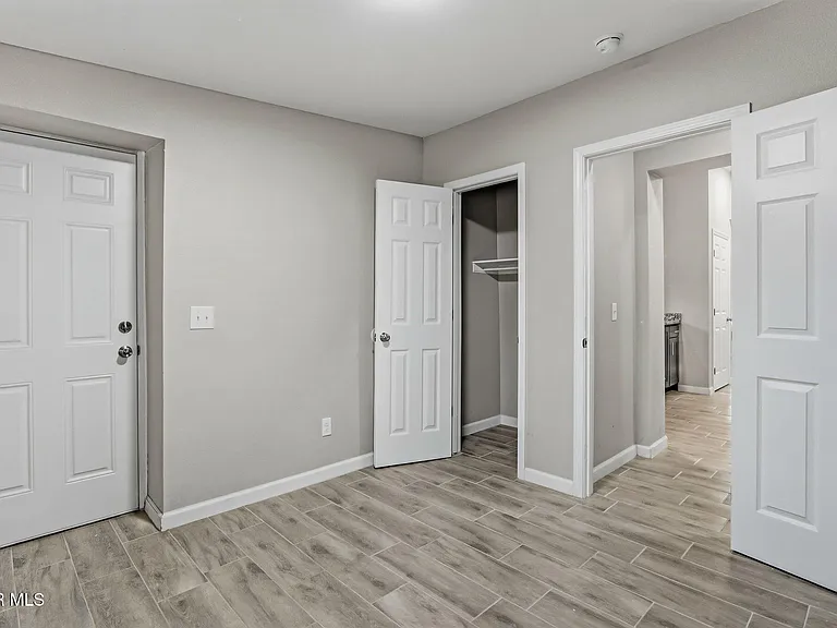 9207 Santa Rosalia Ct #B — Photo 18