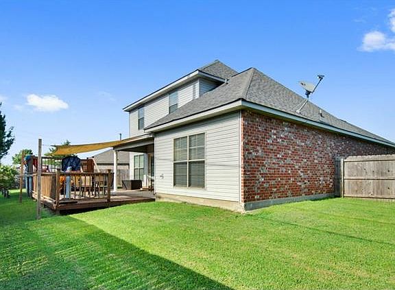 3rd image of 406 S Pin Oak Dr