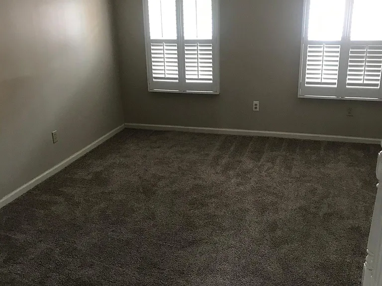 118 Titan St — Photo 14