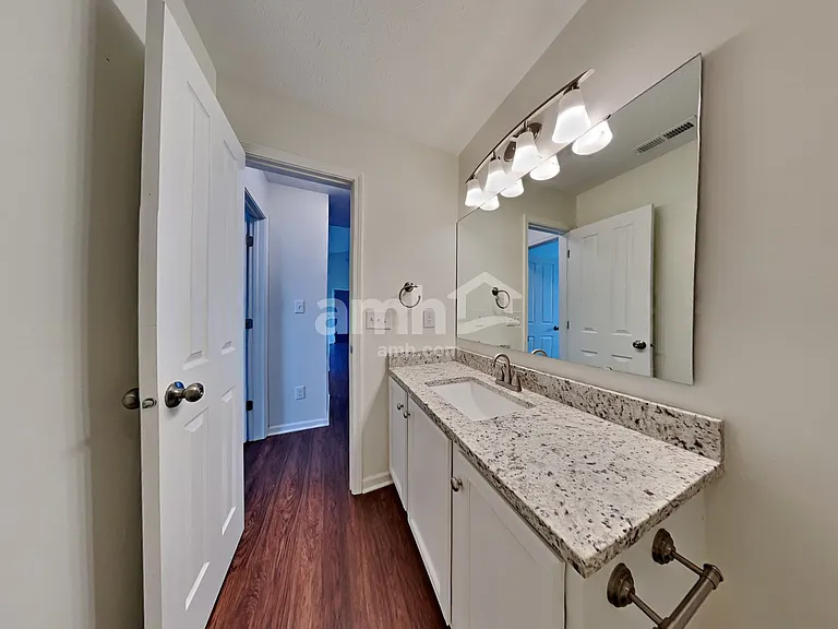 8284 Shattuck Dr — Photo 15