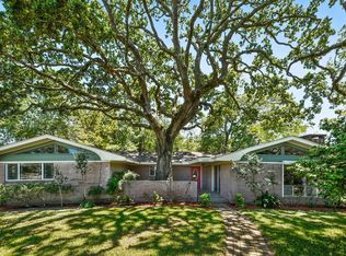 1201 Hillcrest Dr, Ocean Springs, MS 39564