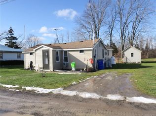 12929 Hillcrest Dr, Albion, NY 14411