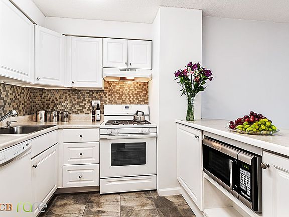 4th image of 340 E 93rd St APT 10H