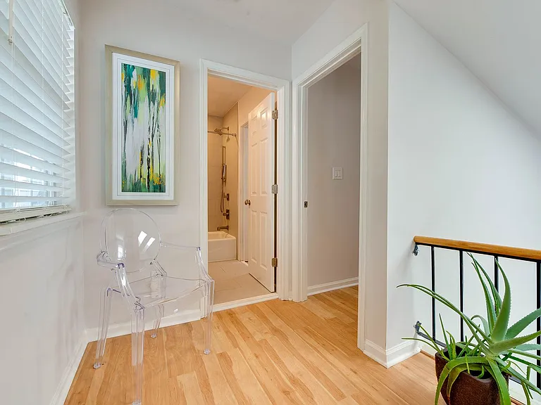 9006 Saint Thomas Ln — Photo 31