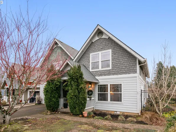 38 Denmark Loop, Silverton, OR 97381